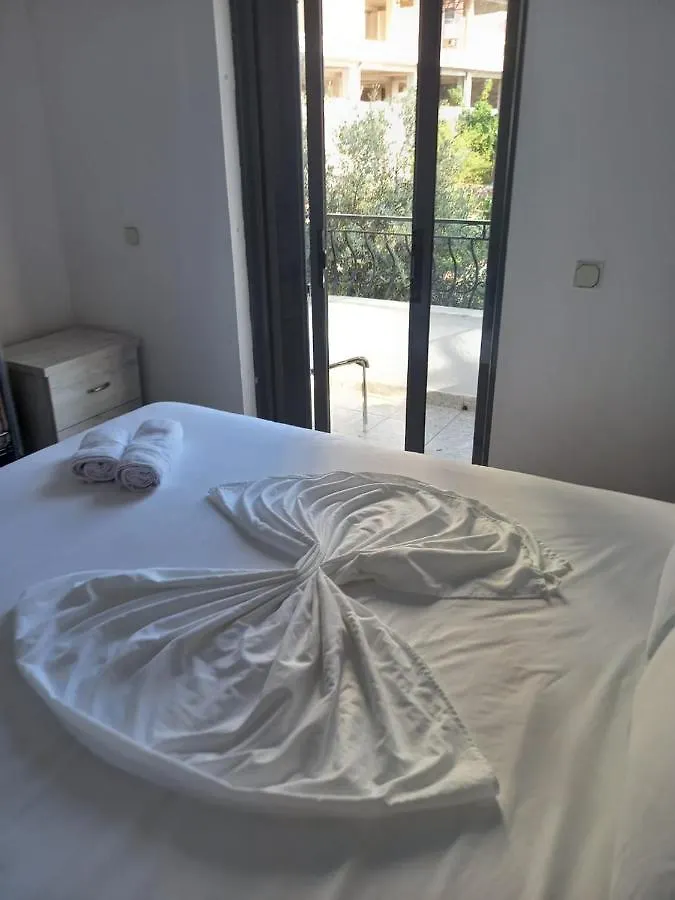 Sunset Aparthotel Saranda Oda ve Kahvaltı