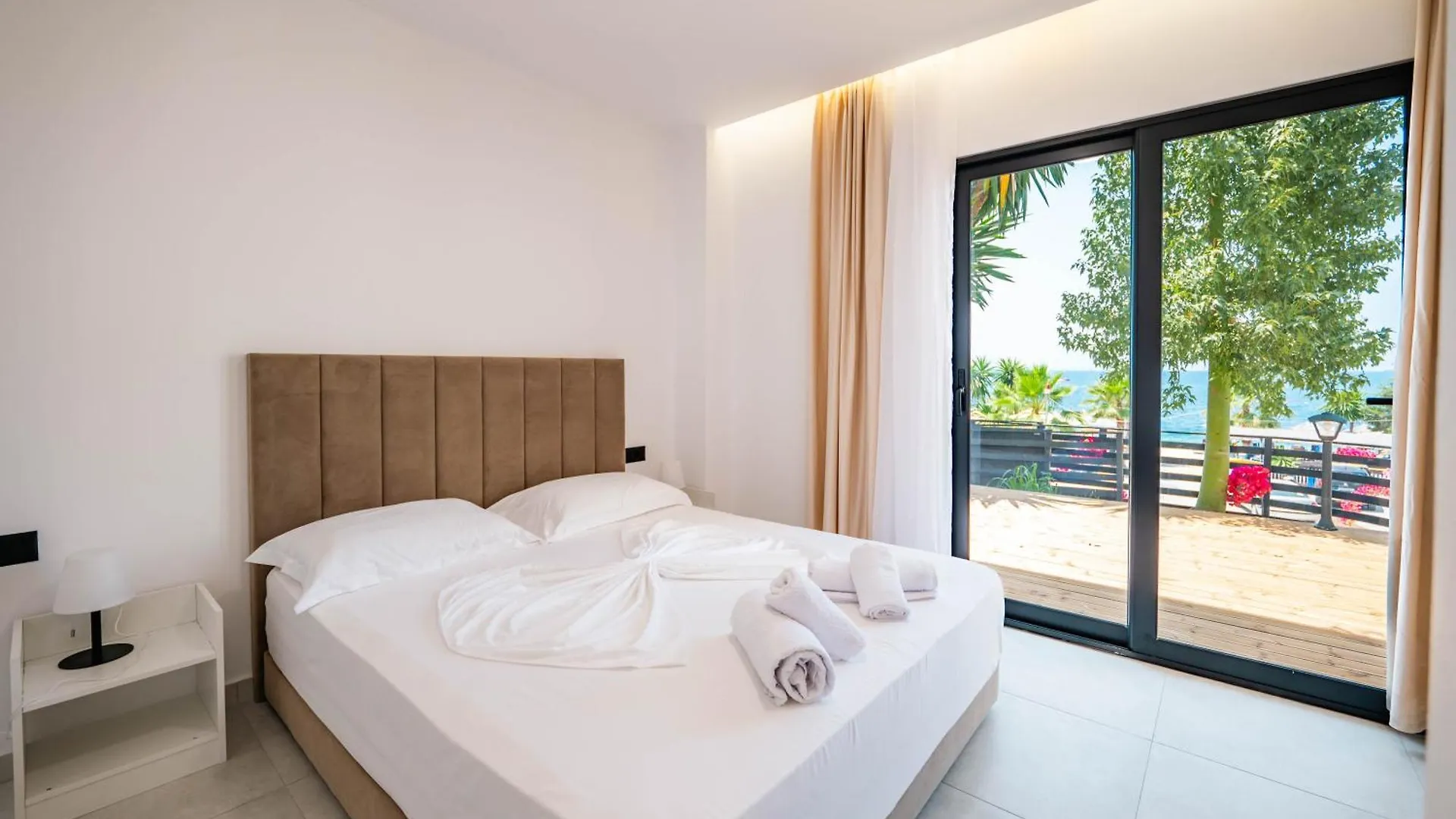 Sunset Aparthotel Saranda Oda ve Kahvaltı